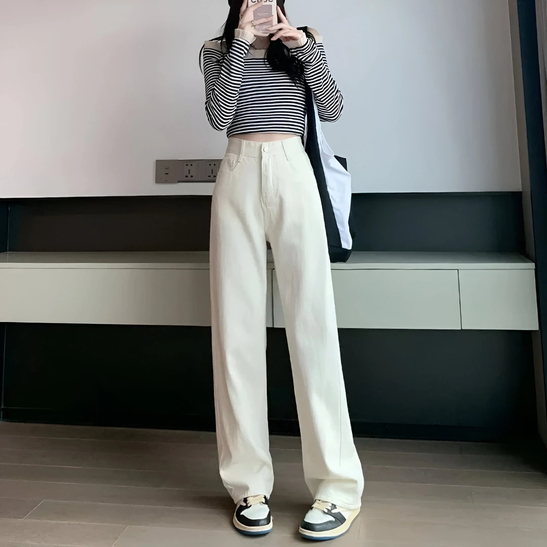 High-waisted loose straight-leg jeans