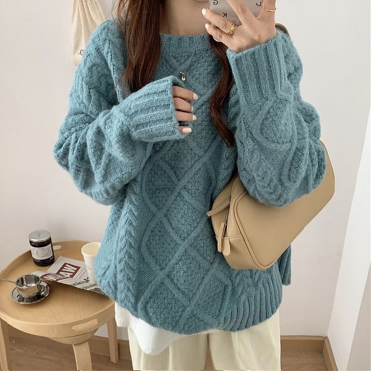 【LAST DAY SALE】Women's Round Neck Cable Knit Batwing Sweater