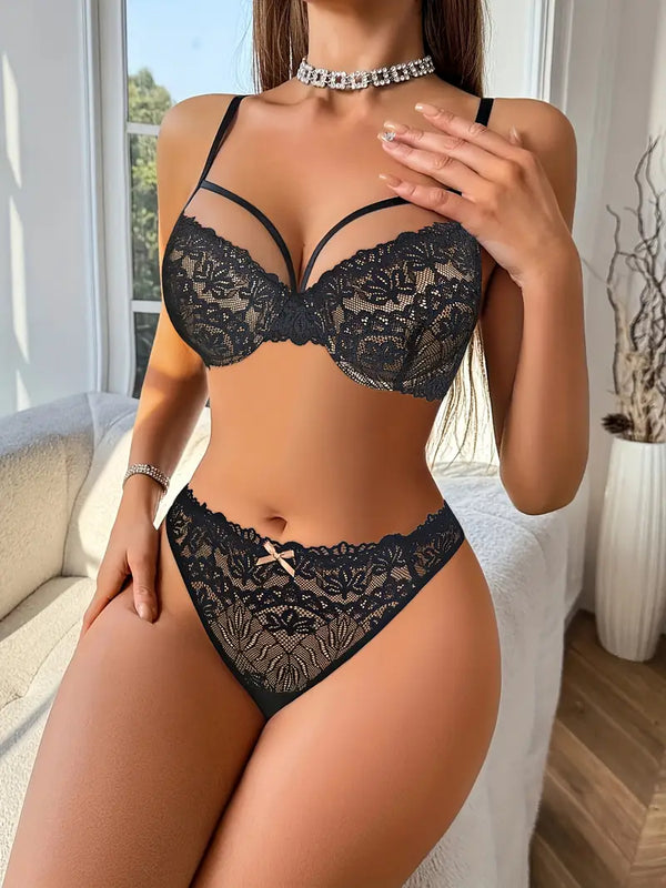 Elegant Lace Detailing Lingerie Set – Comfortable & Breathable
