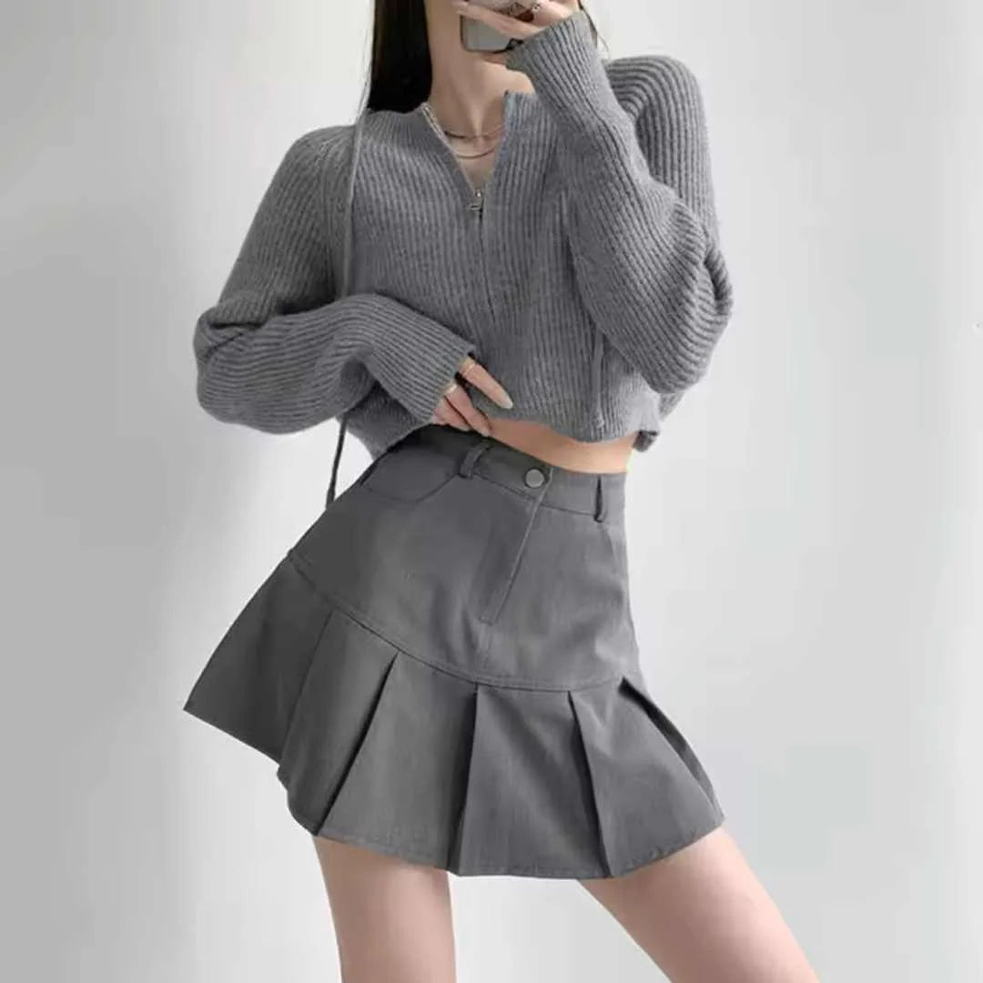 Vintage high-waist pleated mini skirt