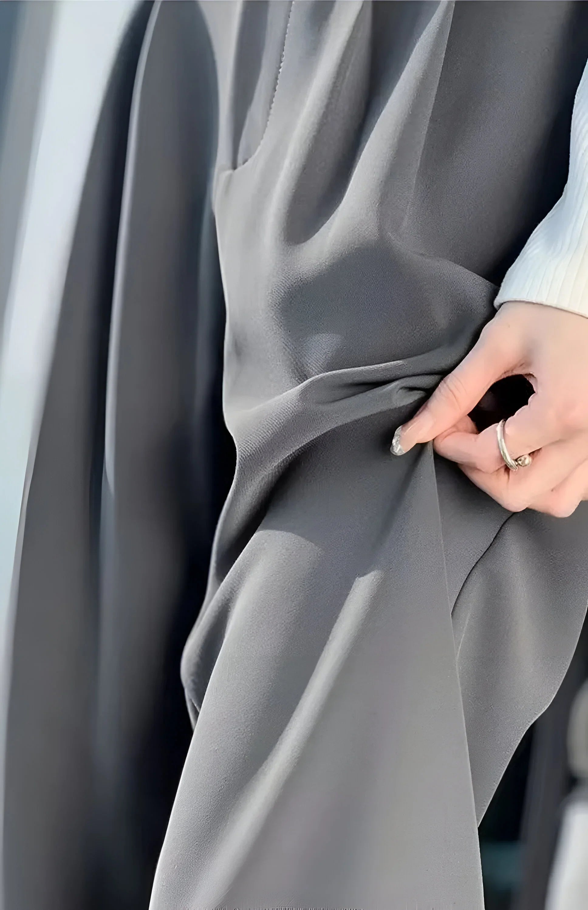 High-waisted wide-leg pleated pants