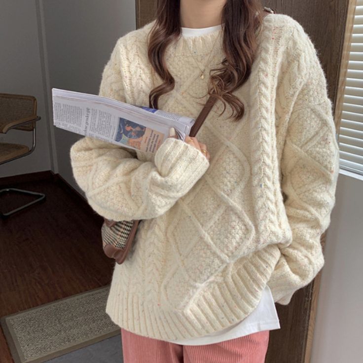 【LAST DAY SALE】Women's Round Neck Cable Knit Batwing Sweater