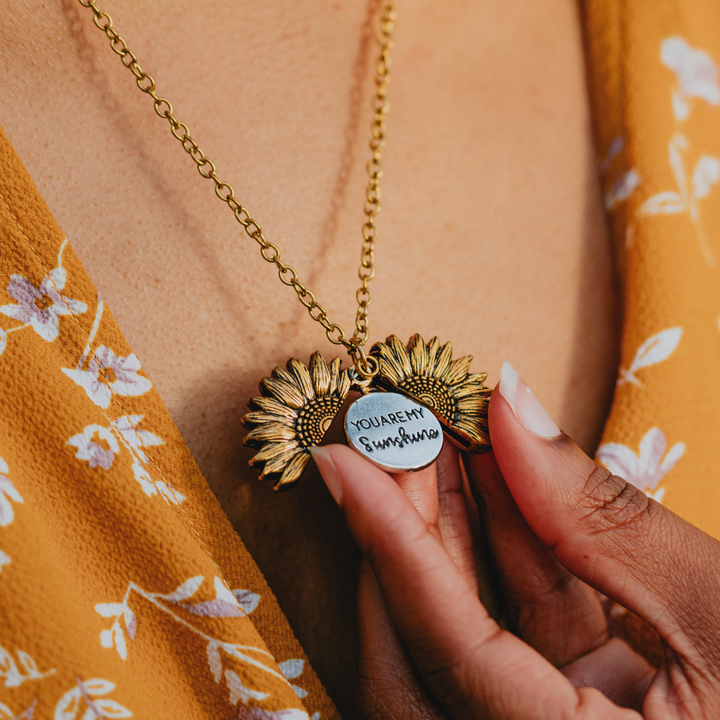【LAST DAY SALE】''You Are My Sunshine'' Necklace (Buy 1 Get 1 Free)